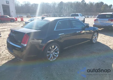 2018 Chrysler 300 Limited z USA, uszkodzony, nr VIN 2C3CCAEG5JH137002